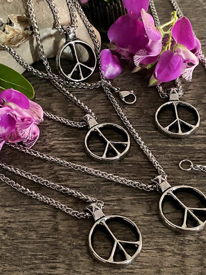 CLASSIC PEACE NECKLACE